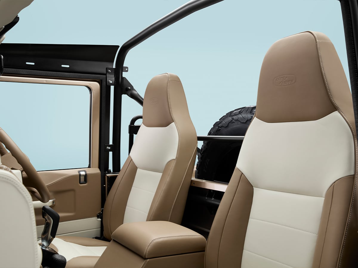 Land rover classic defender v8 soft top