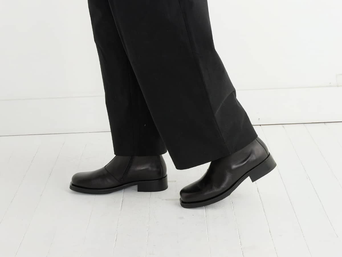 Our legacy camion boots in black