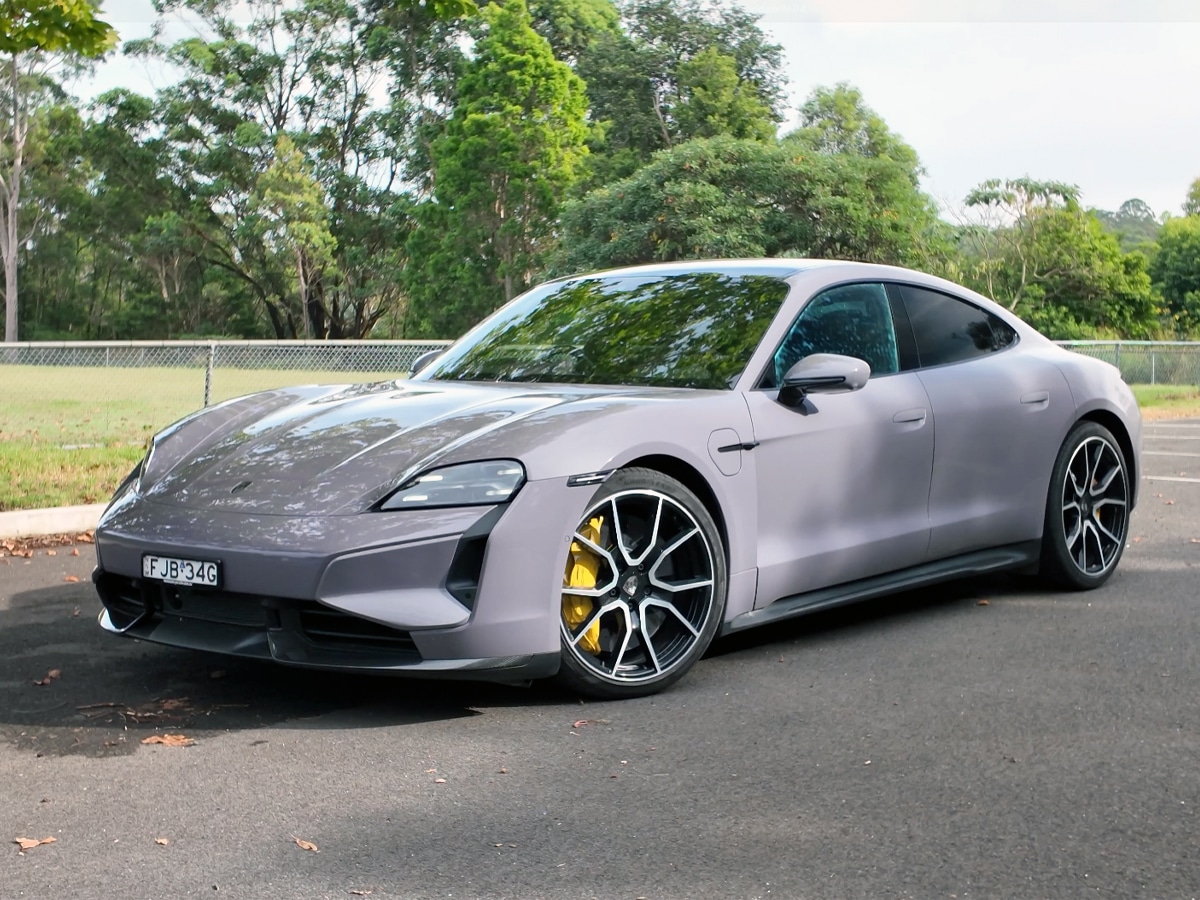 Porsche taycan turbo s