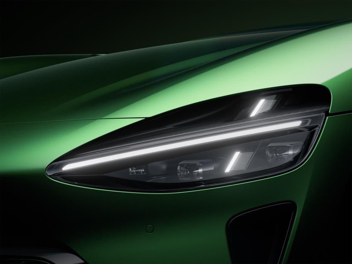 Yu7 headlight