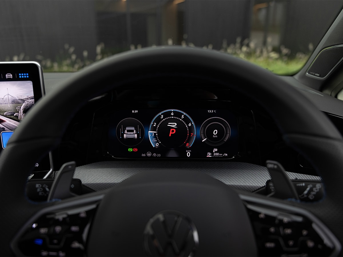 2025 golf r in lapiz blue drivers display