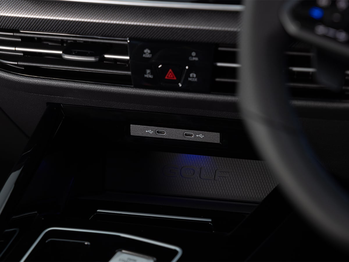 2025 golf r in lapiz blue wireless charging