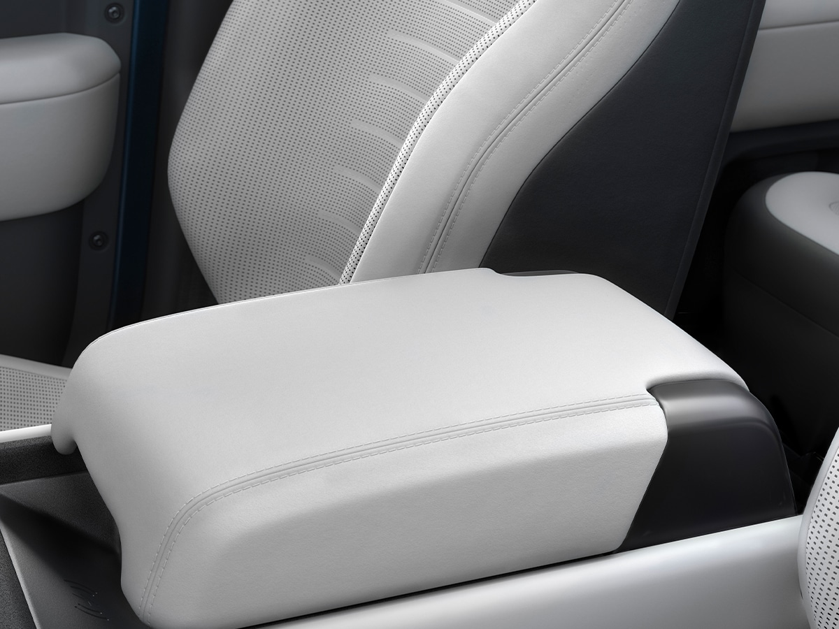 2026 defender octa centre console