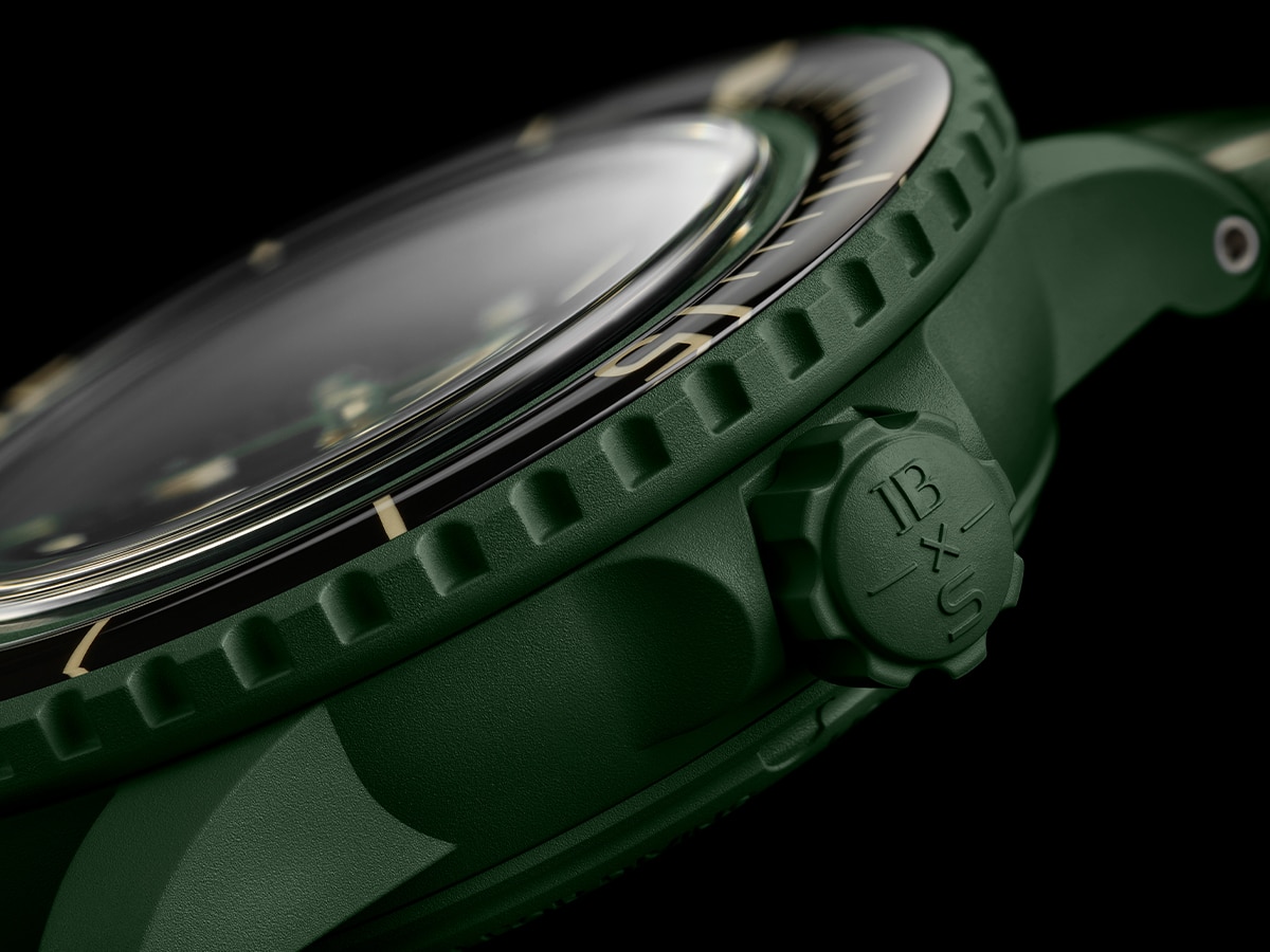 Blancpain x swatch bioceramic scuba fifty fathoms 'green abyss' case side