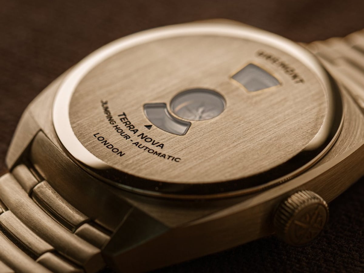 Bremont Terra Nova Jumping Hour Bronze | Image: Bremont