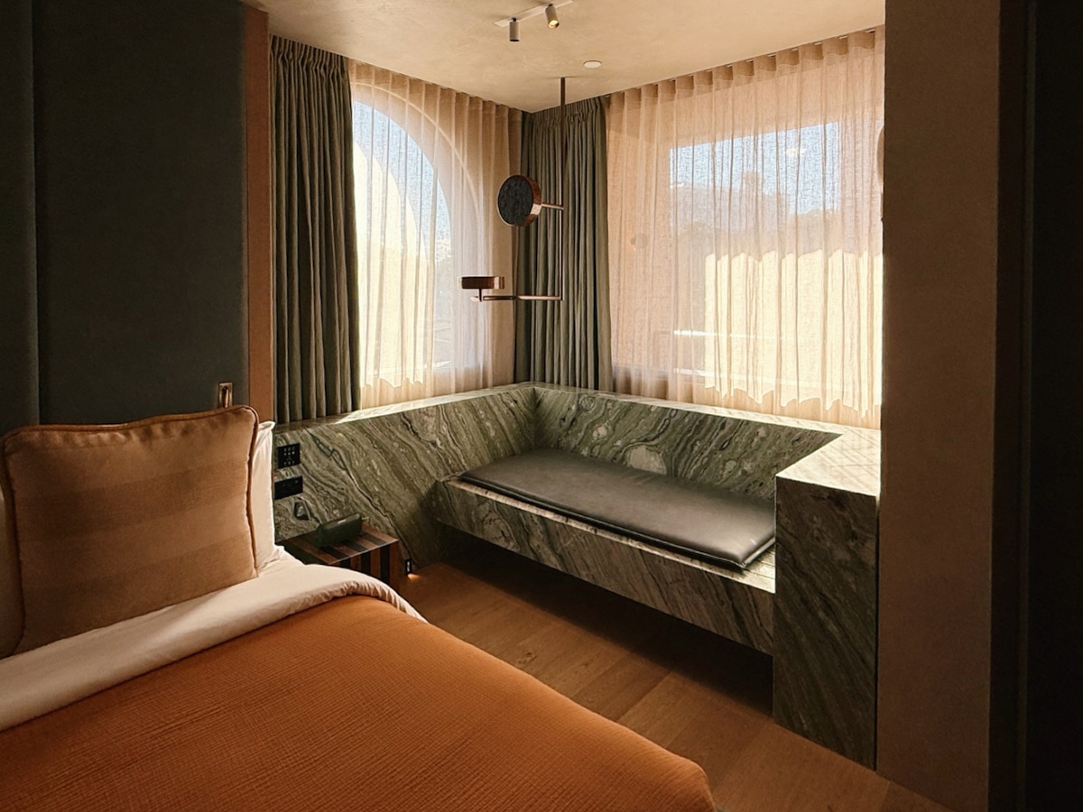 The EVE Hotel Suite | Image: John Guanzon/Man of Many