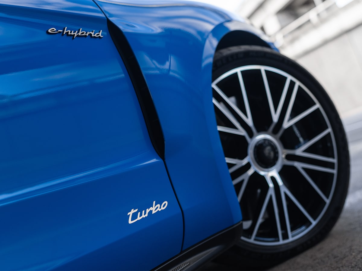 2025 porsche panamera turbo e hybrid front vent
