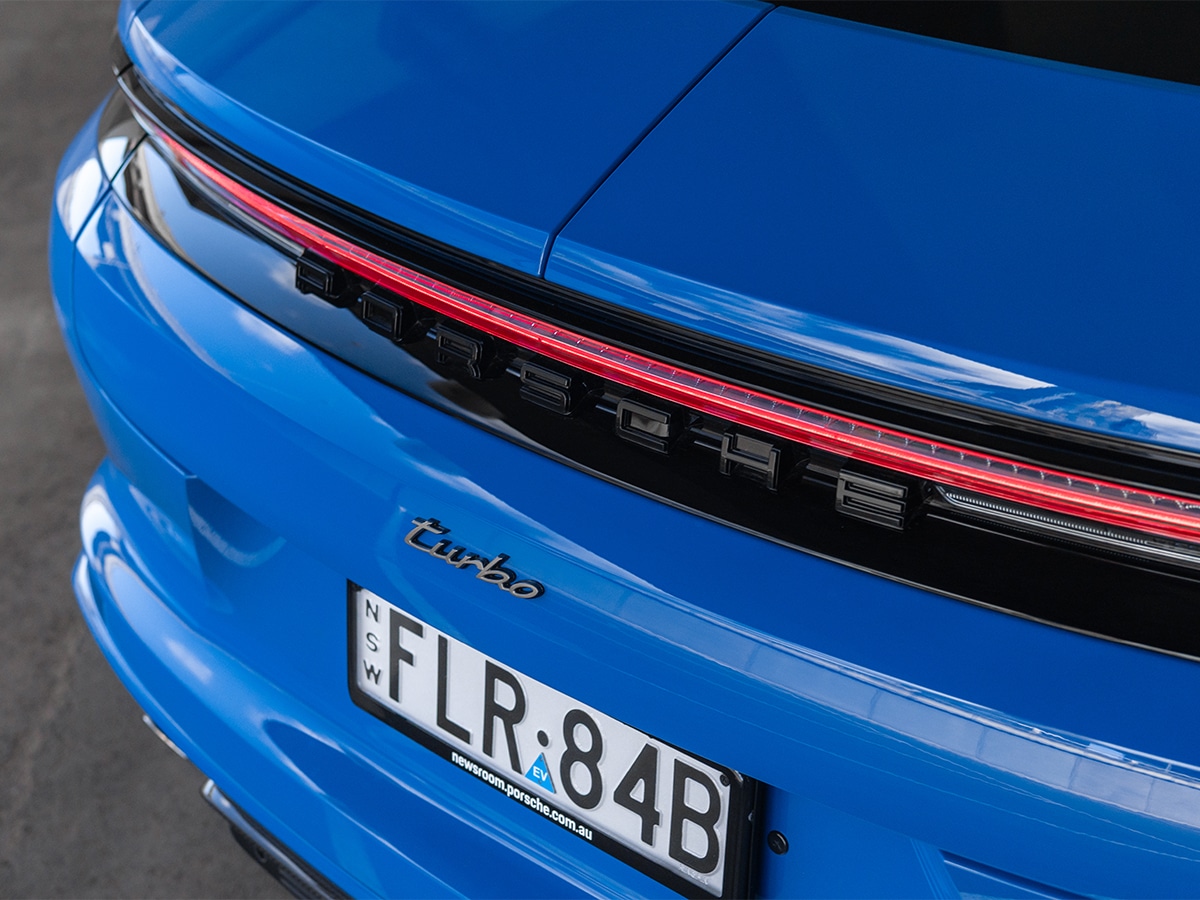 2025 porsche panamera turbo e hybrid rear deck badge