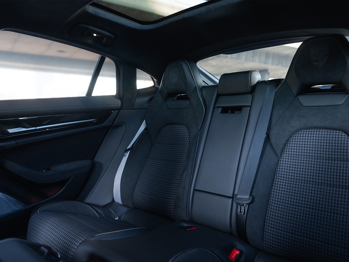 2025 porsche panamera turbo e hybrid rear seats 2