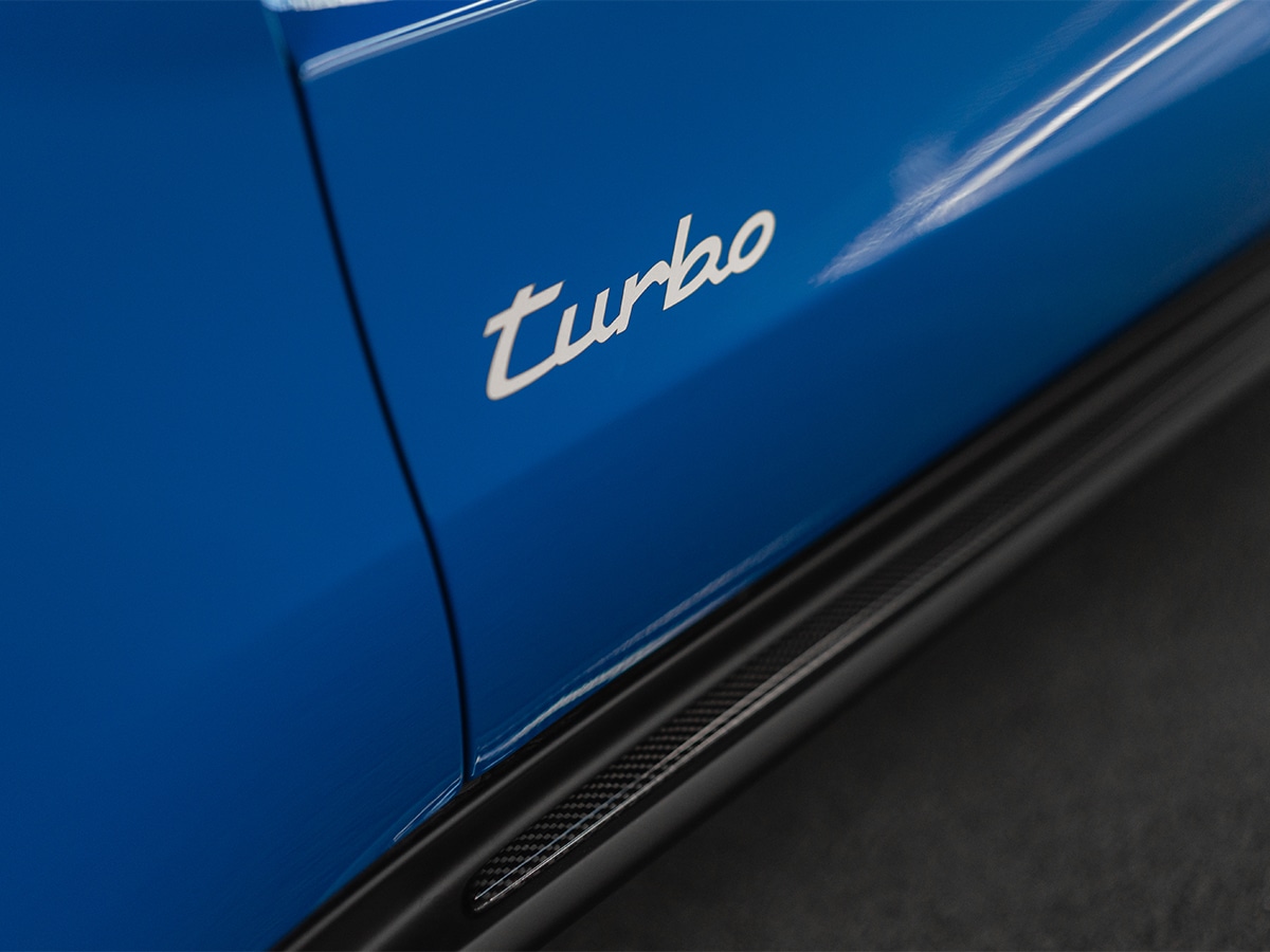 2025 porsche panamera turbo e hybrid turbo logo