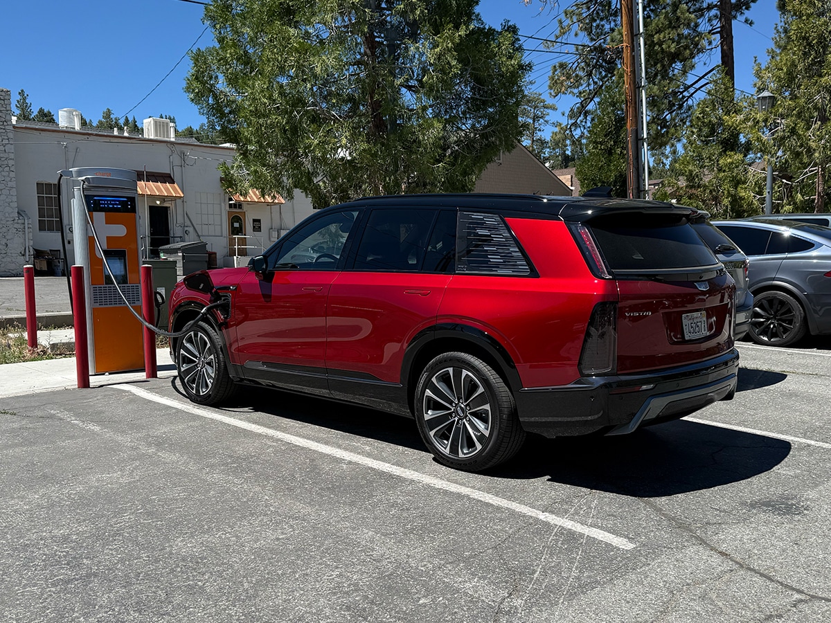 Cadillac vistiq charging