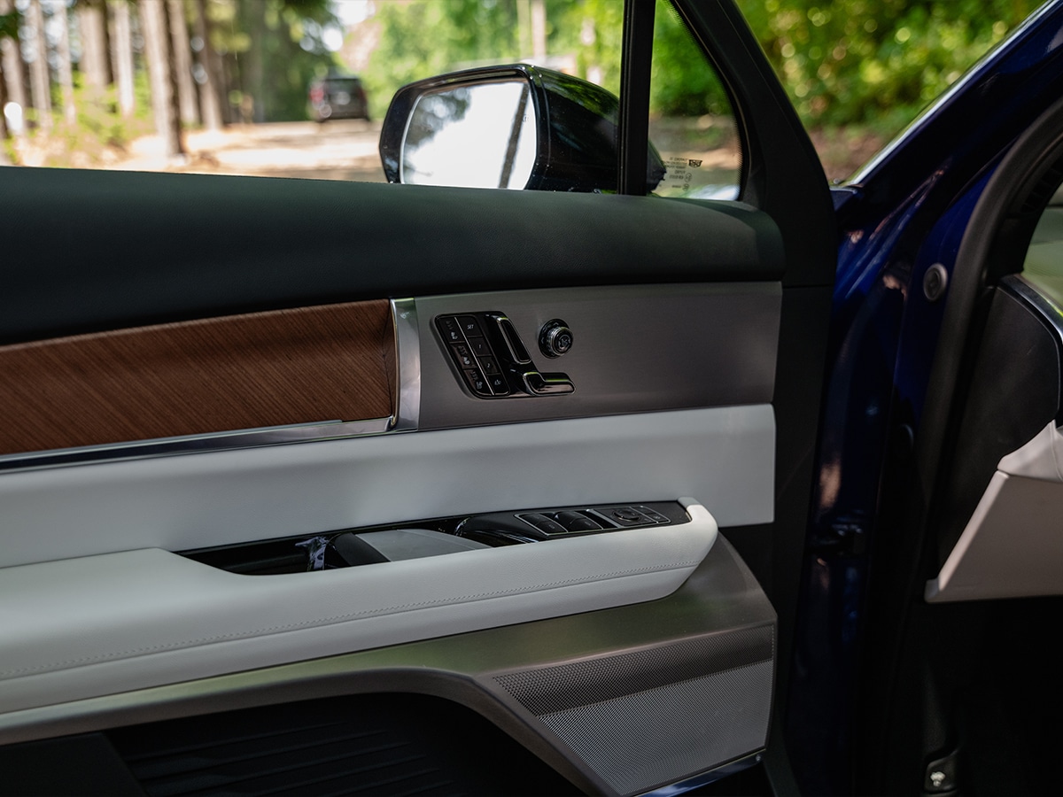 Cadillac vistiq door trim