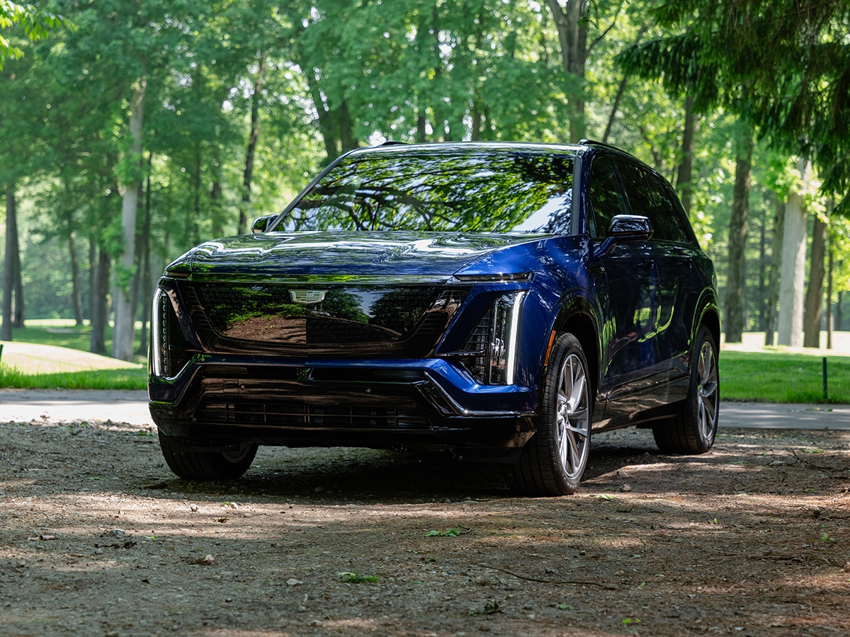 Cadillac vistiq front on