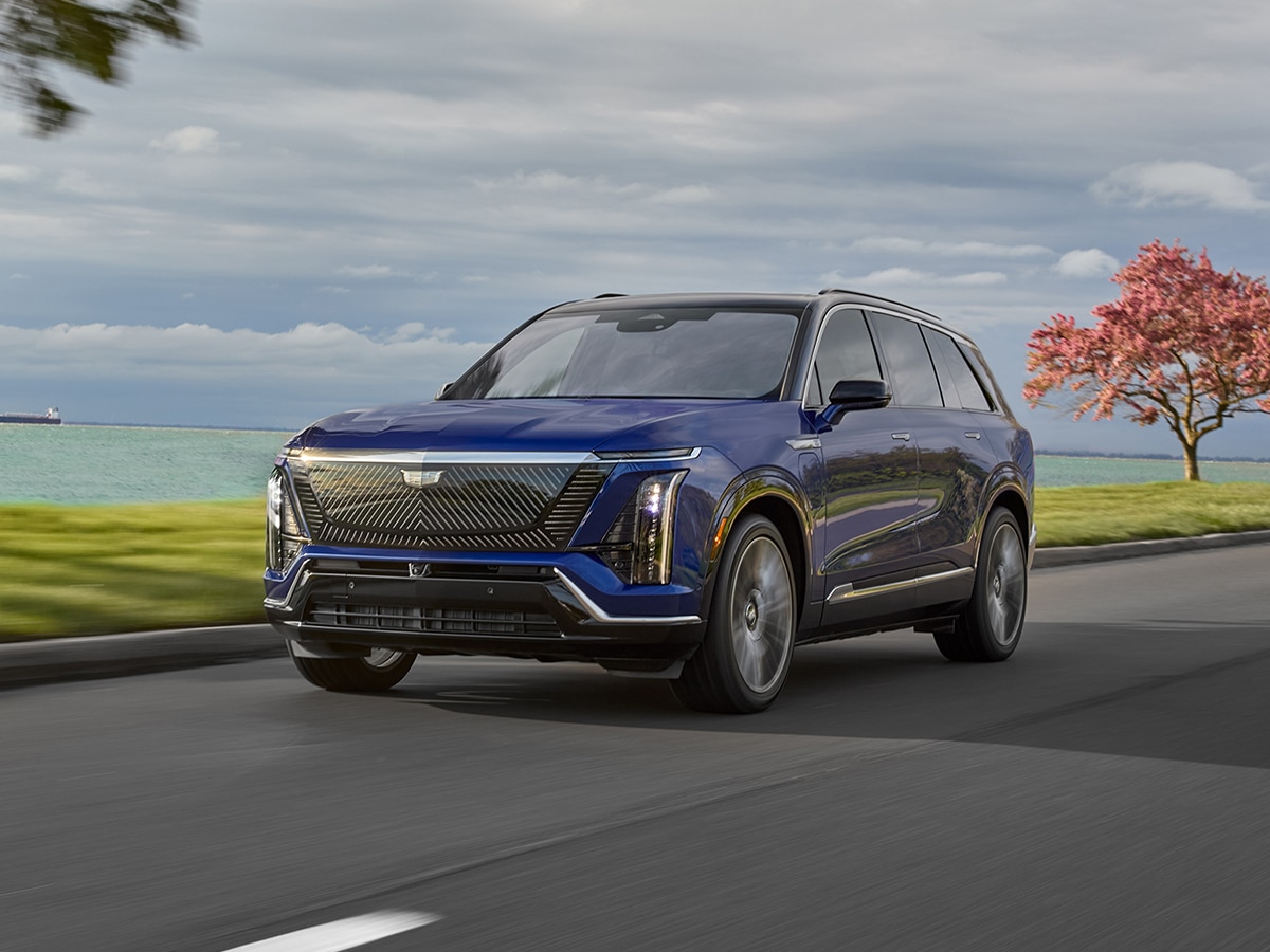 Cadillac vistiq on road 2
