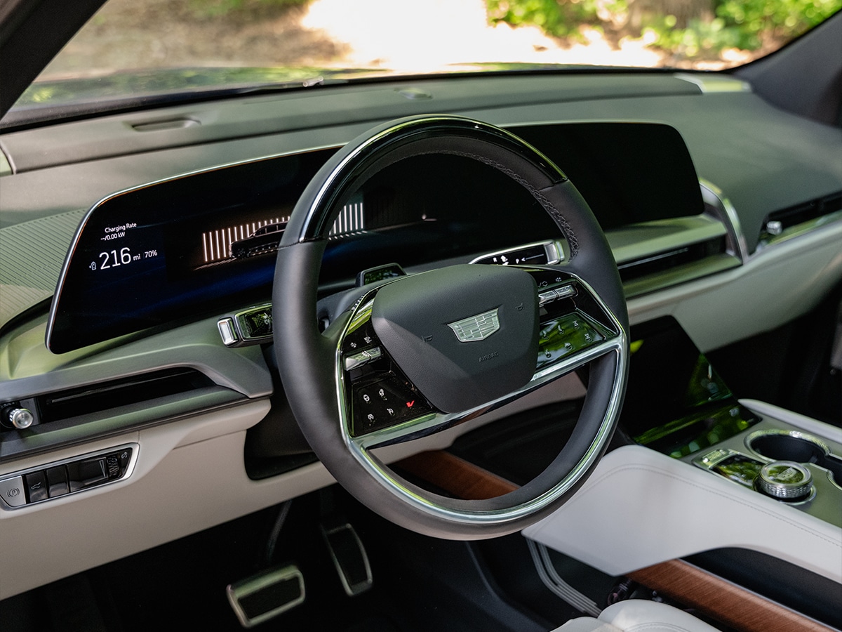 Cadillac vistiq steering wheel