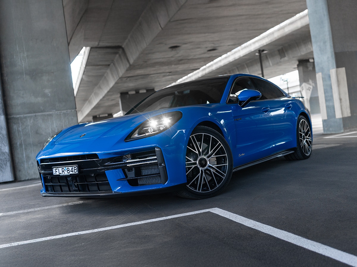 Porsche panamera turbo e hybrid feature