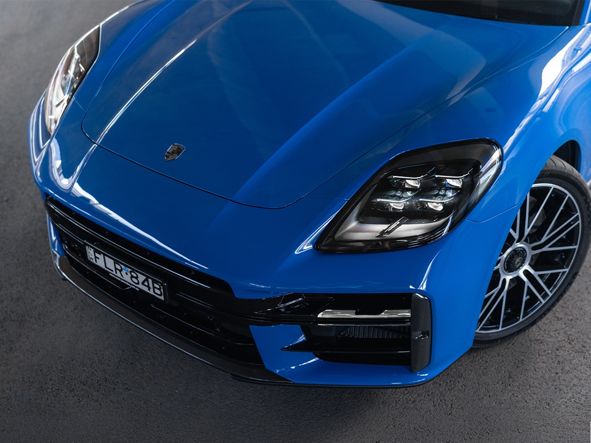 Porsche panamera turbo e hybrid front end