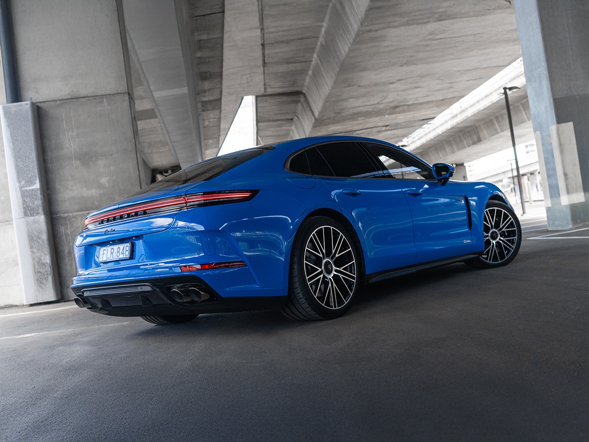 Porsche panamera turbo e hybrid rear end