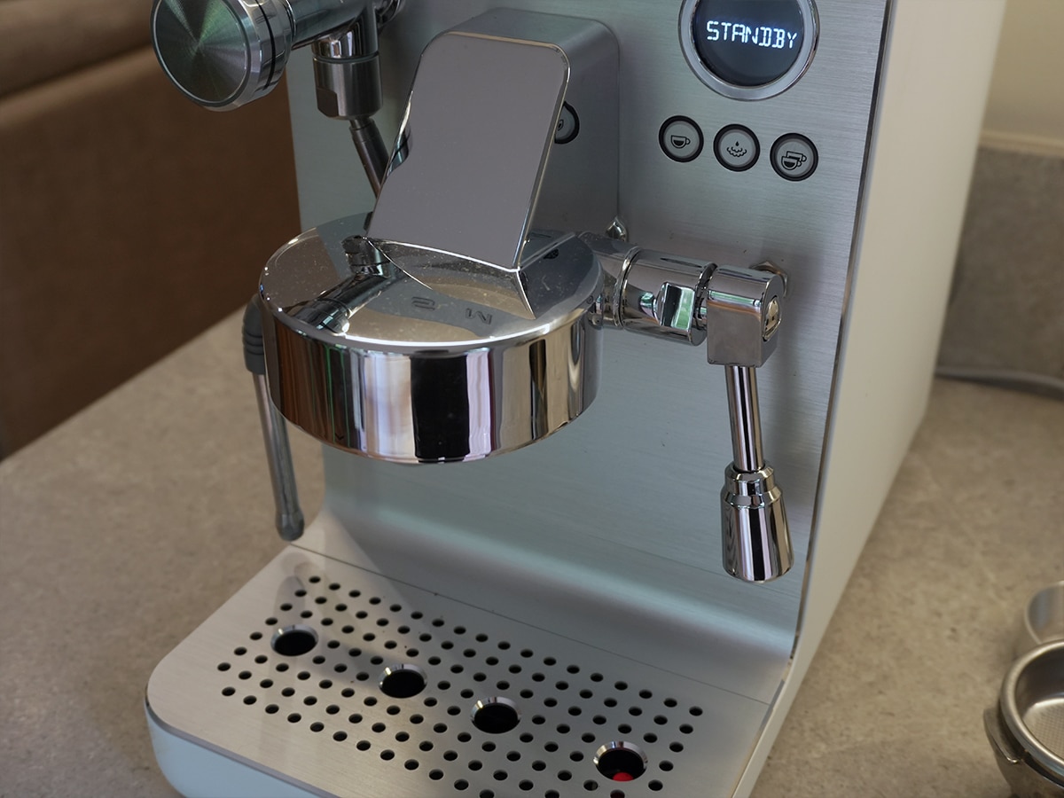 Smeg minipro espresso coffee machine group head