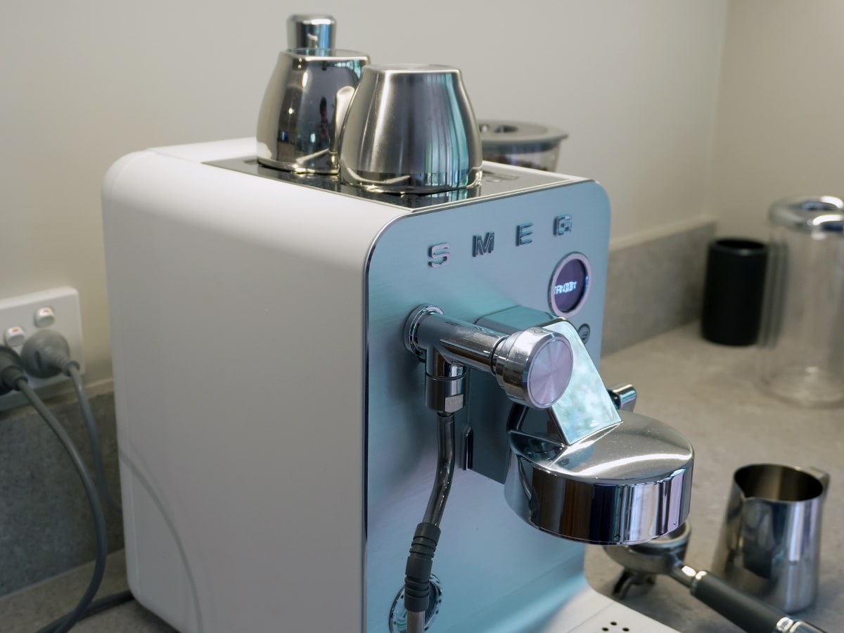 Smeg minipro espresso coffee machine top