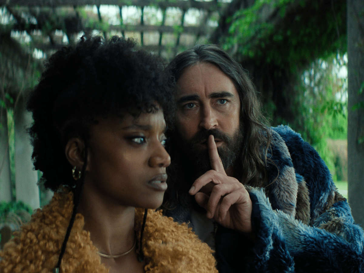 Yootha Wong-Loi-Sing and Lee Pace in 'Foundation'