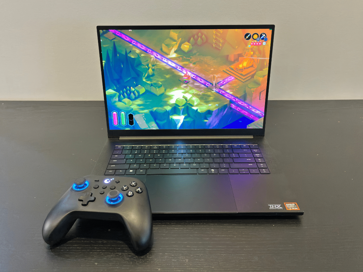 Tunic on the Razer Blade 16''