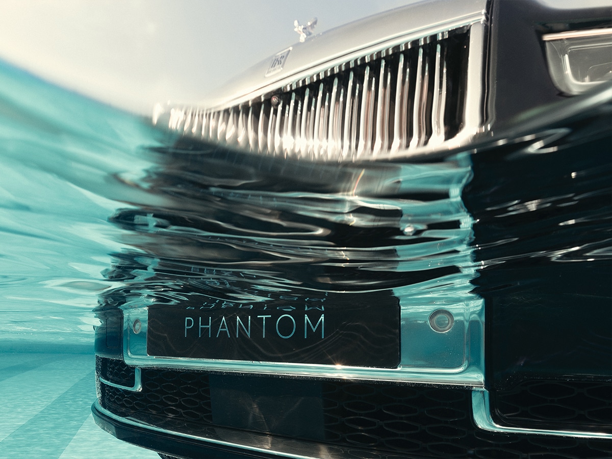 Rolls royce phantom extended in pool 4