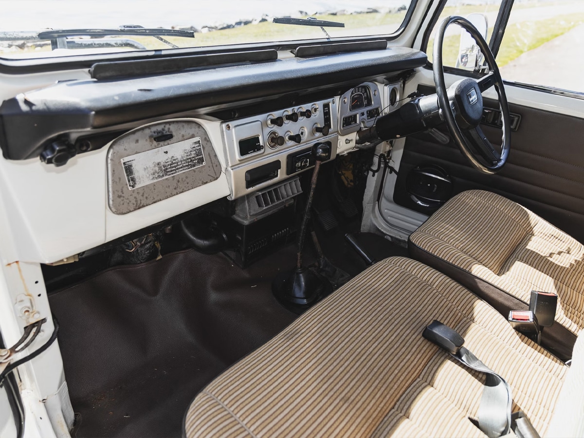 Steve irwin landcruiser interior 3
