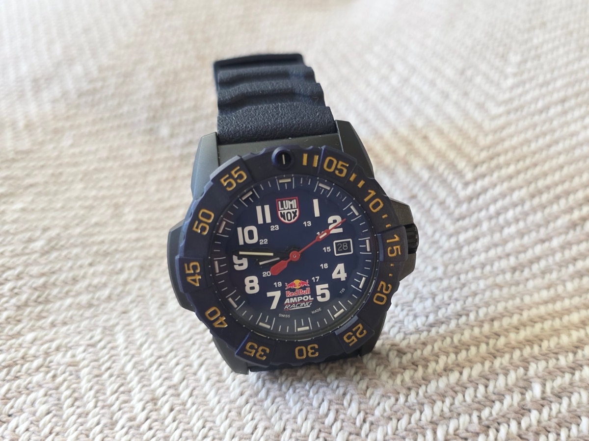 Navy SEAL 3500 Series Red Bull Ampol Edition