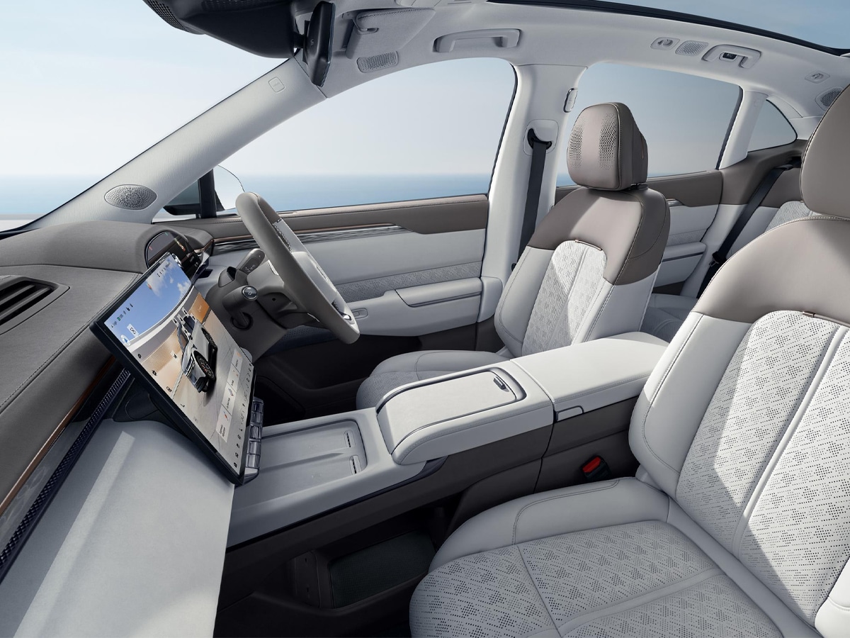 Zeekr 7x front seats
