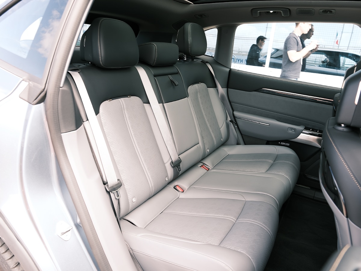 Zeekr 7x grey rear seats