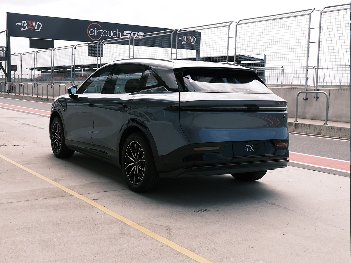 Zeekr 7x review rear three quarter