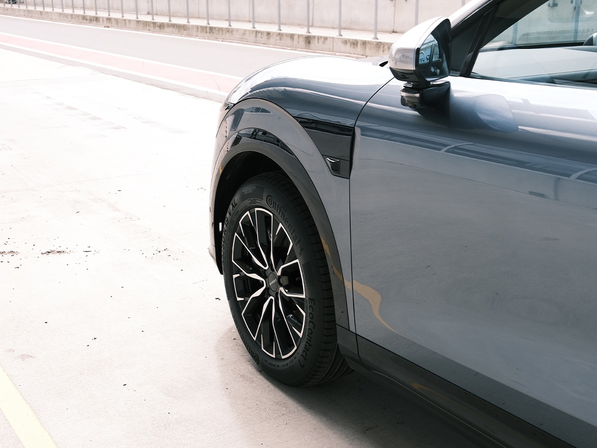 Zeekr 7x review wheel three quarter down