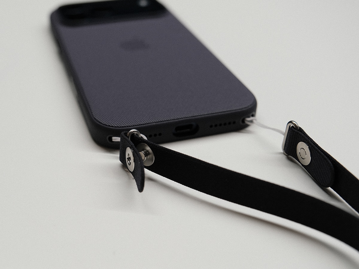 Apple crossbody strap close up of attachment