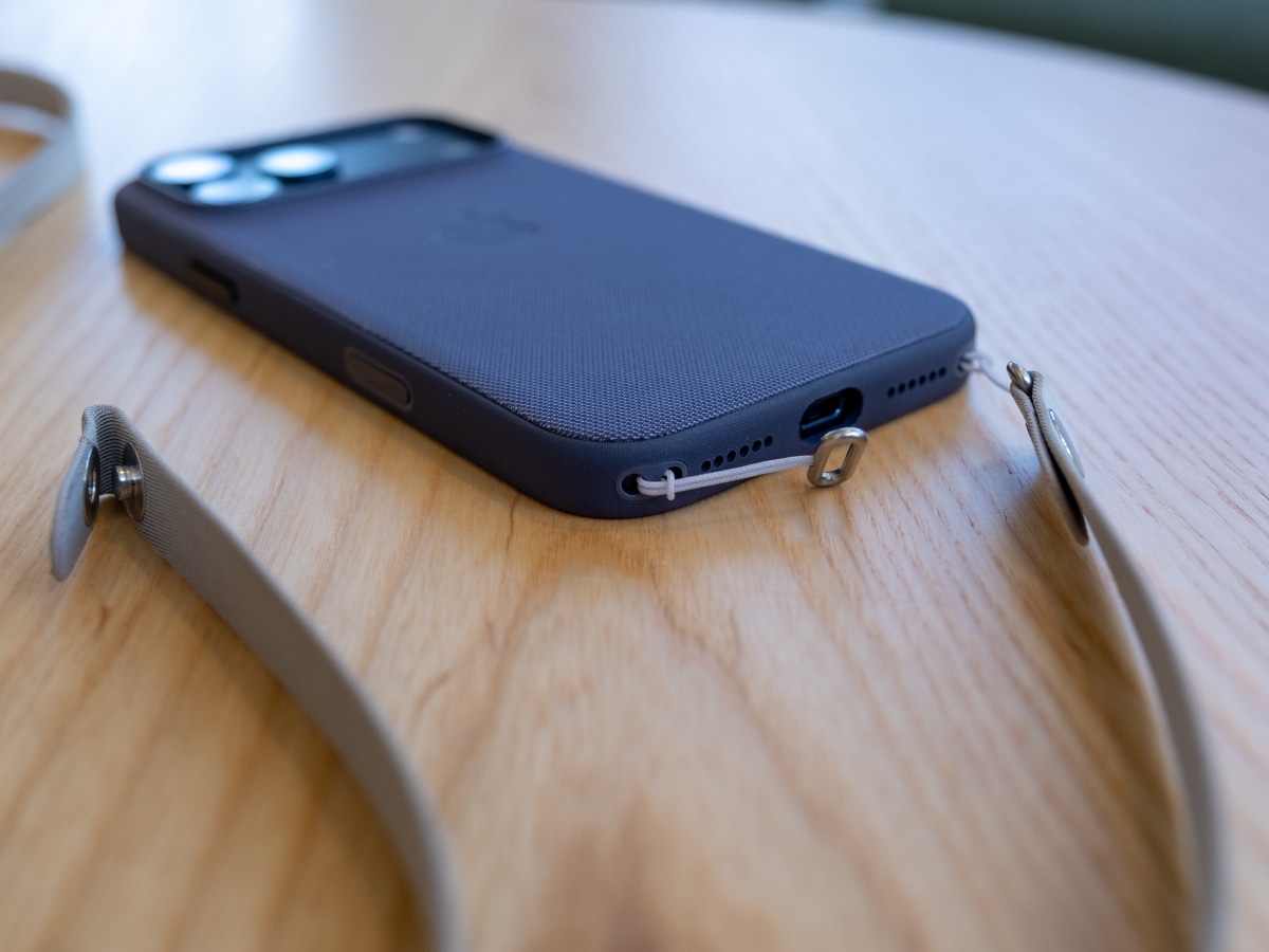 Apple crossbody strap review hardware up close 1