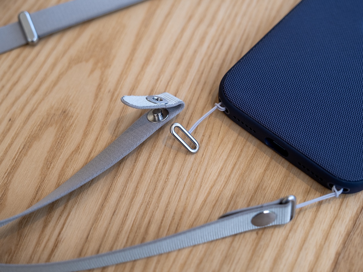 Apple crossbody strap review hardware up close 2