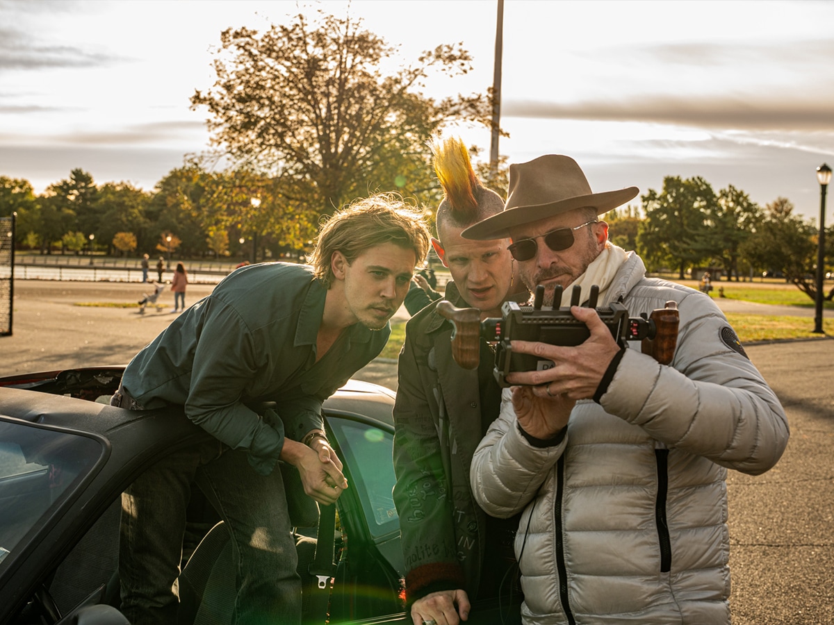 (l to r) Austin Butler, Matt Smith and Director Darren Aronofsky on the set of Columbia Pictures CAUGHT STEALING | Photo: Niko Tavernise