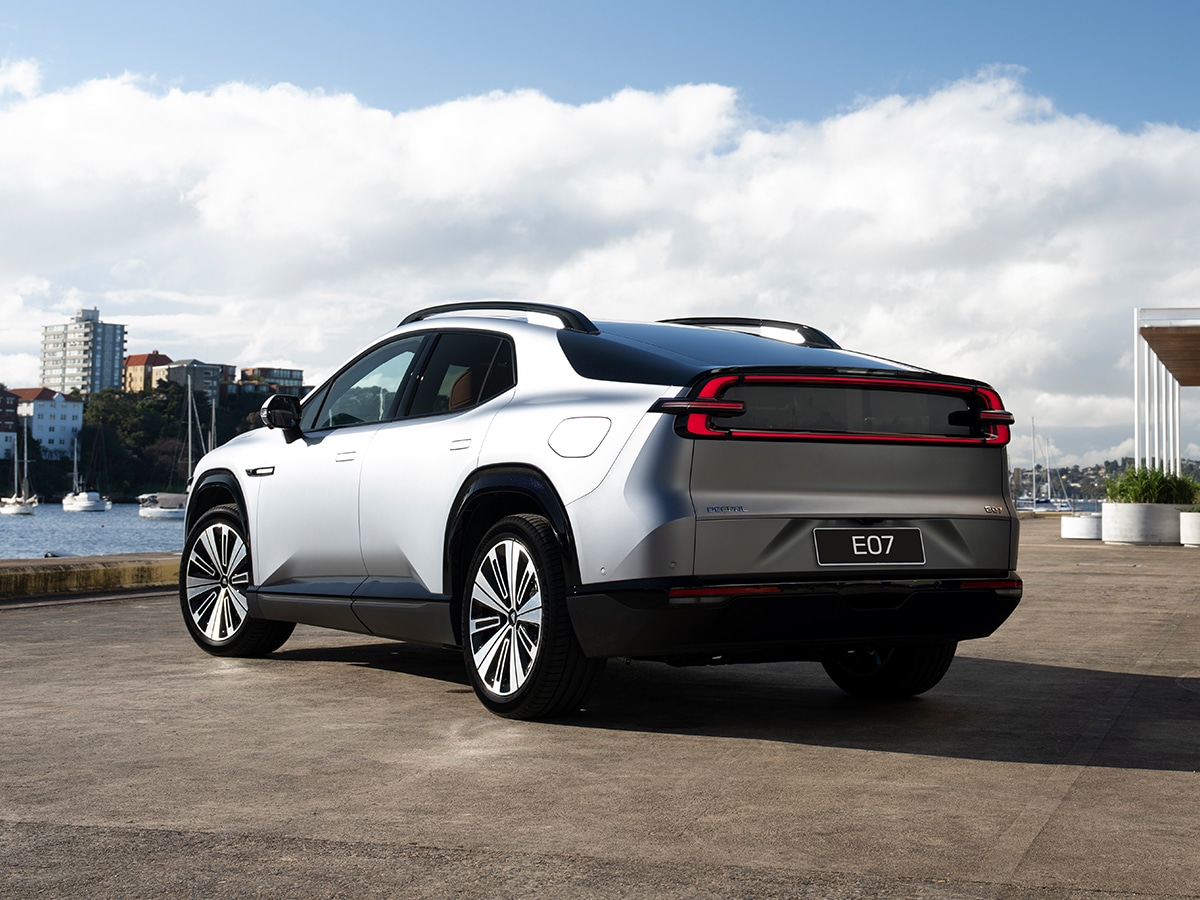 Deepal e07 rear three quarter
