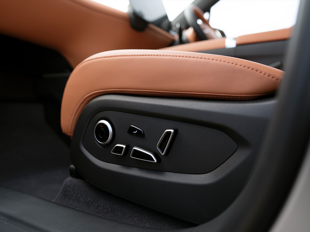 Deepal e07 seat controls