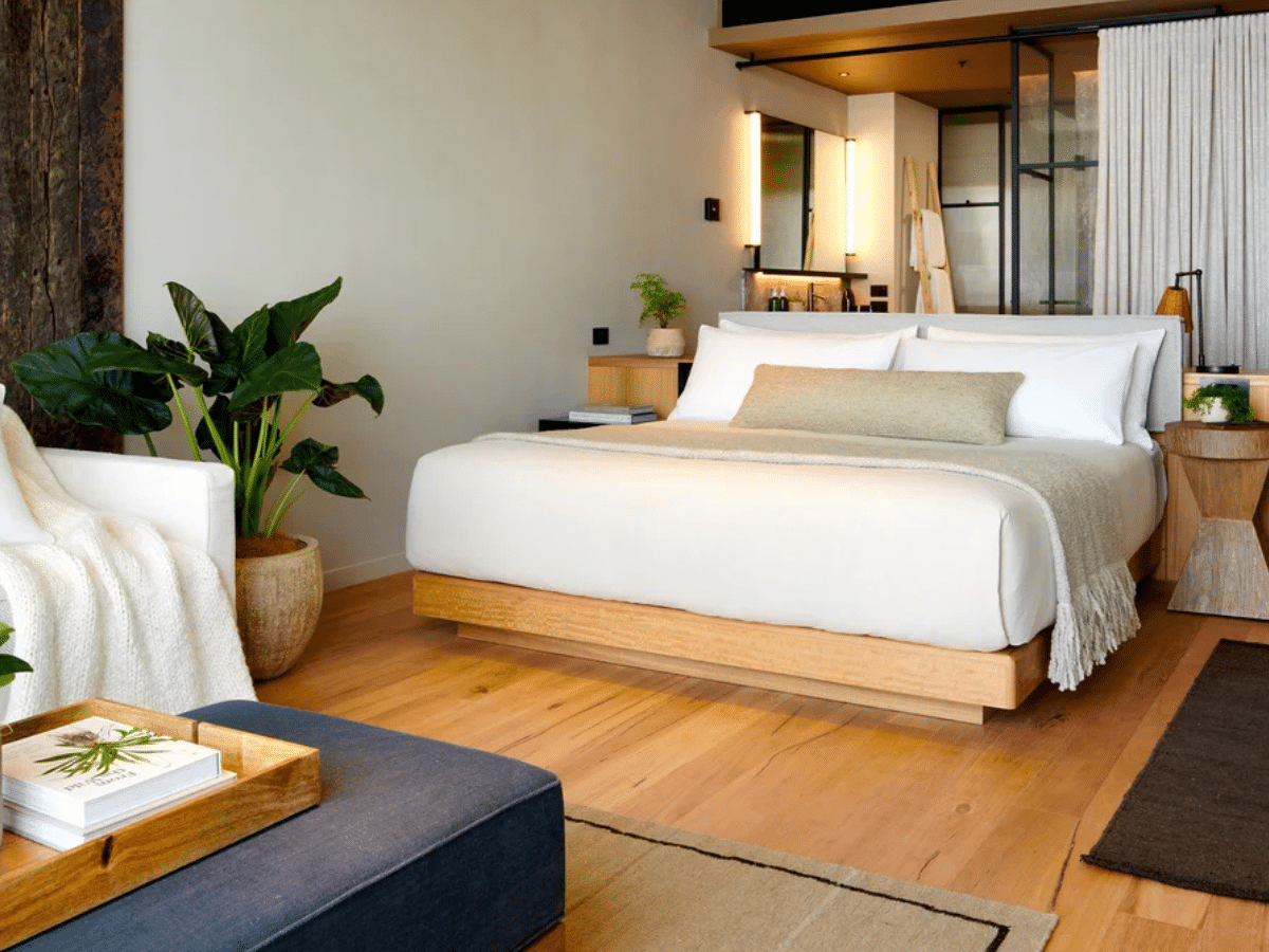 1 Hotel Melbourne's King River Room 