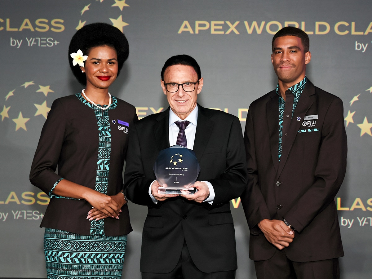 Andre Viljoen, managing director and CEO of Fiji Airways accepting the APEX Award | Image: Supplied