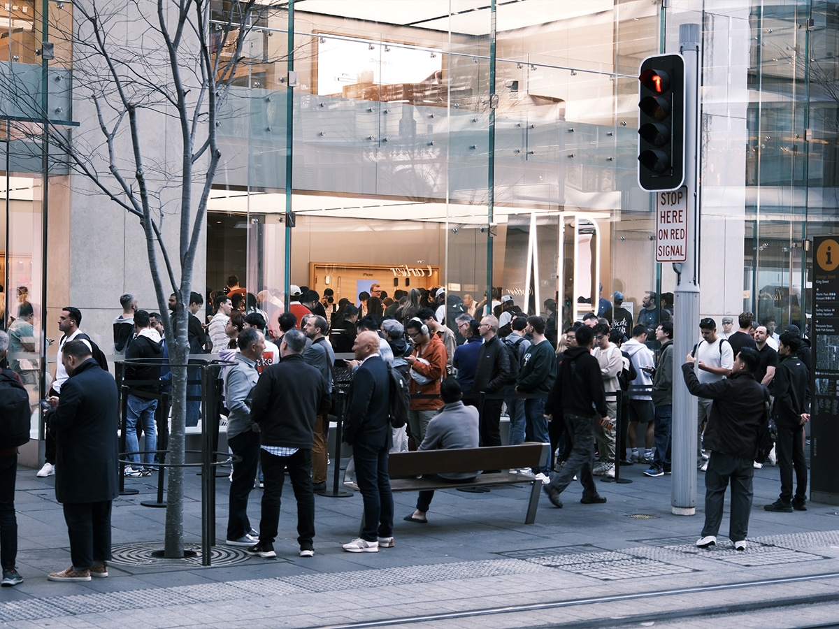 First iphone 17 customers in sydney 3