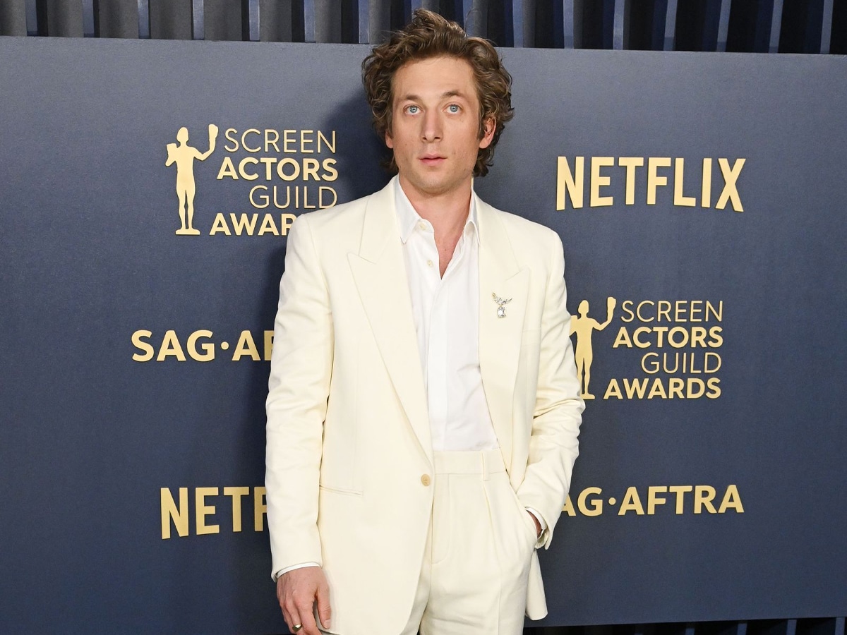 Jeremy allen white watch invisible
