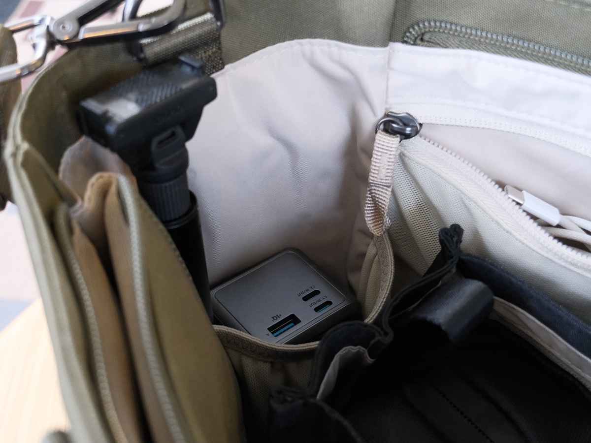 Orbit key daily tote inner pocket