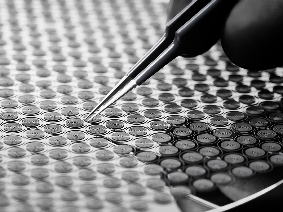 Technicians at the TAG Heuer LAB | Image: TAG Hruer