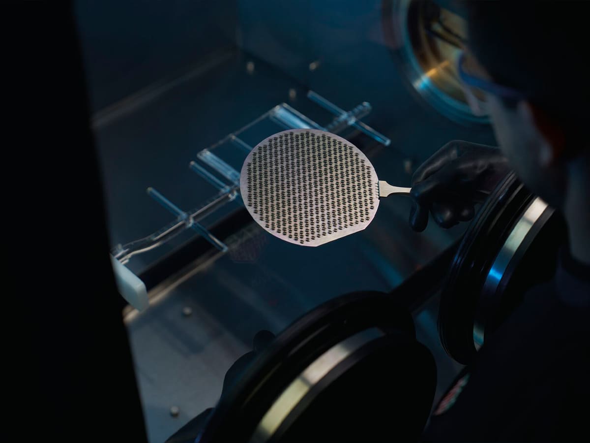Technicians at the TAG Heuer LAB | Image: TAG Hruer