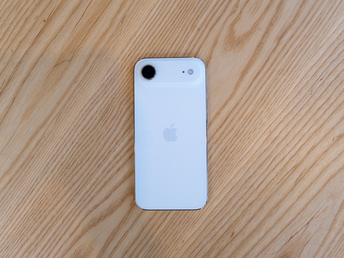 Iphone 17 air in white