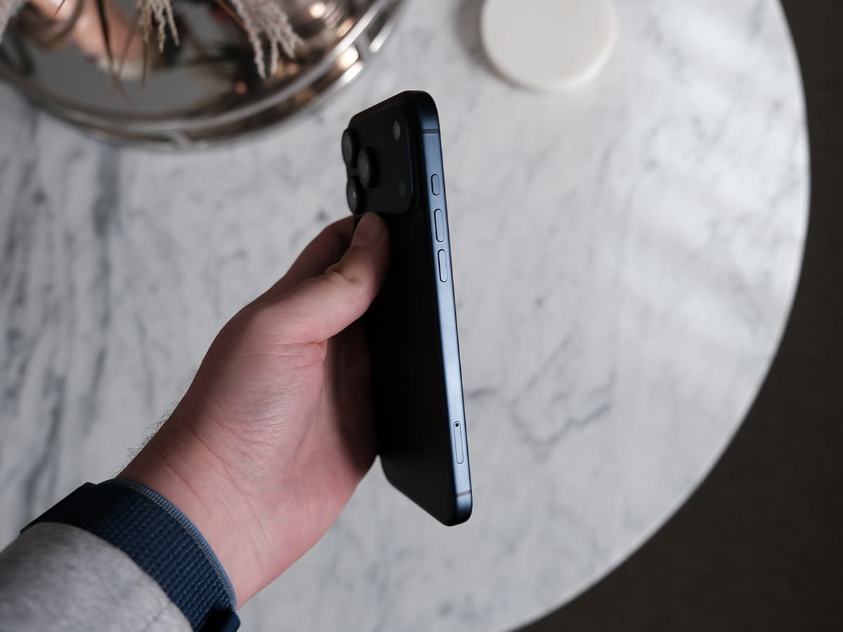 Iphone 17 pro max side 2