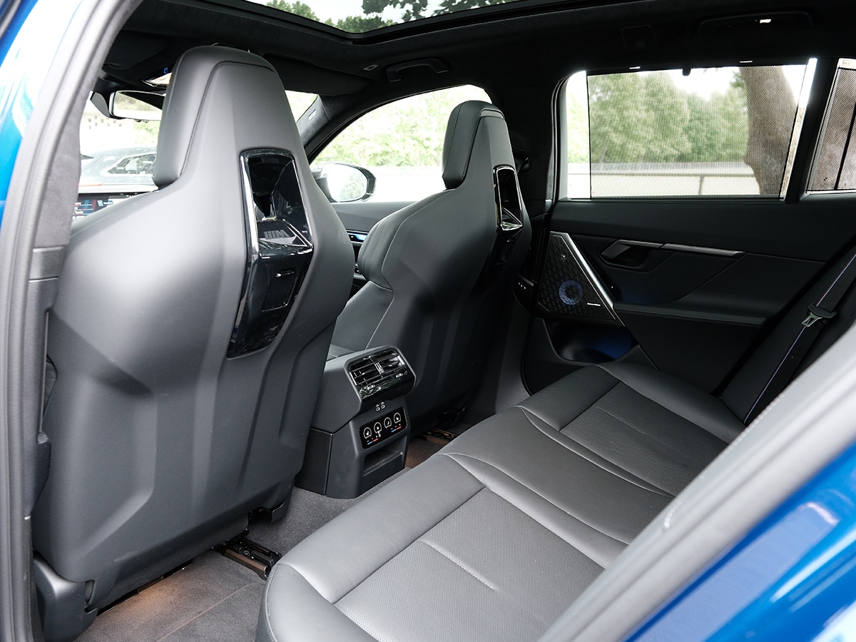 2025 bmw m5 touring review interior 5