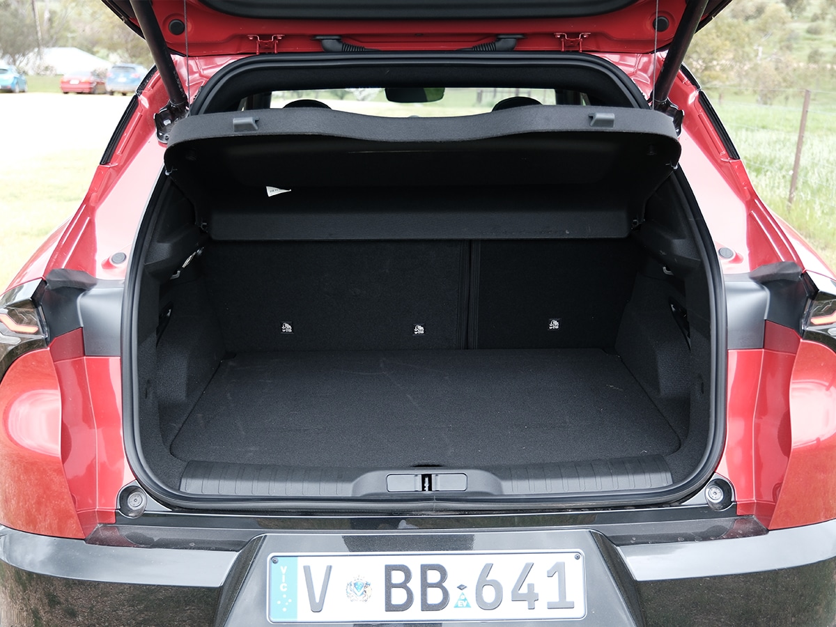 2026 alfa romeo junior boot